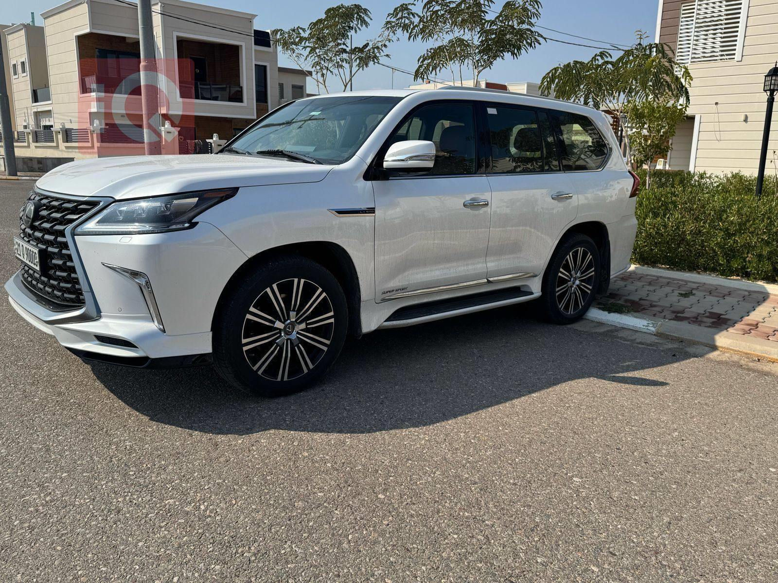 Lexus LX